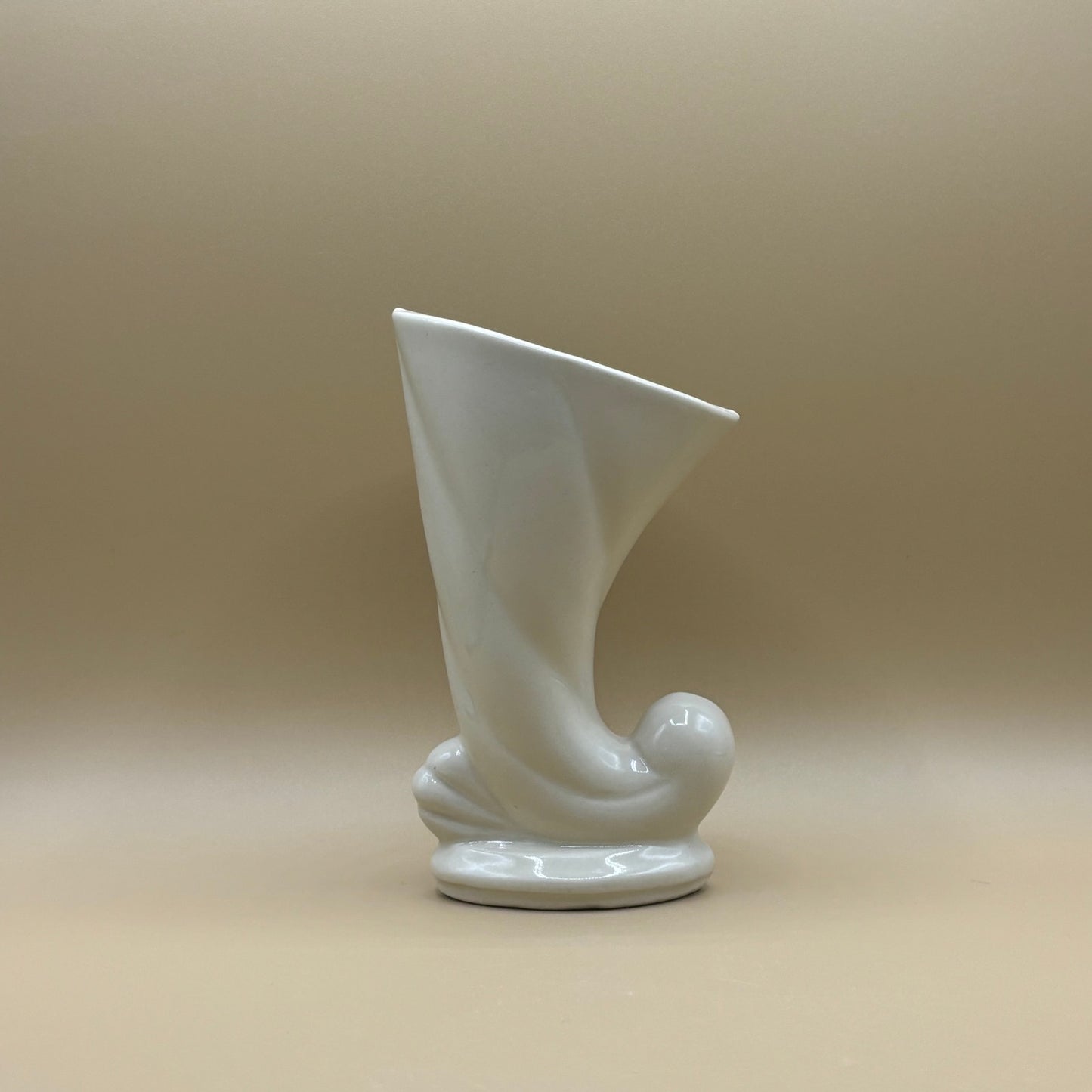 VTG Shawnee Pottery Cornucopia Bud Vase #1256 - Pink Floral USA