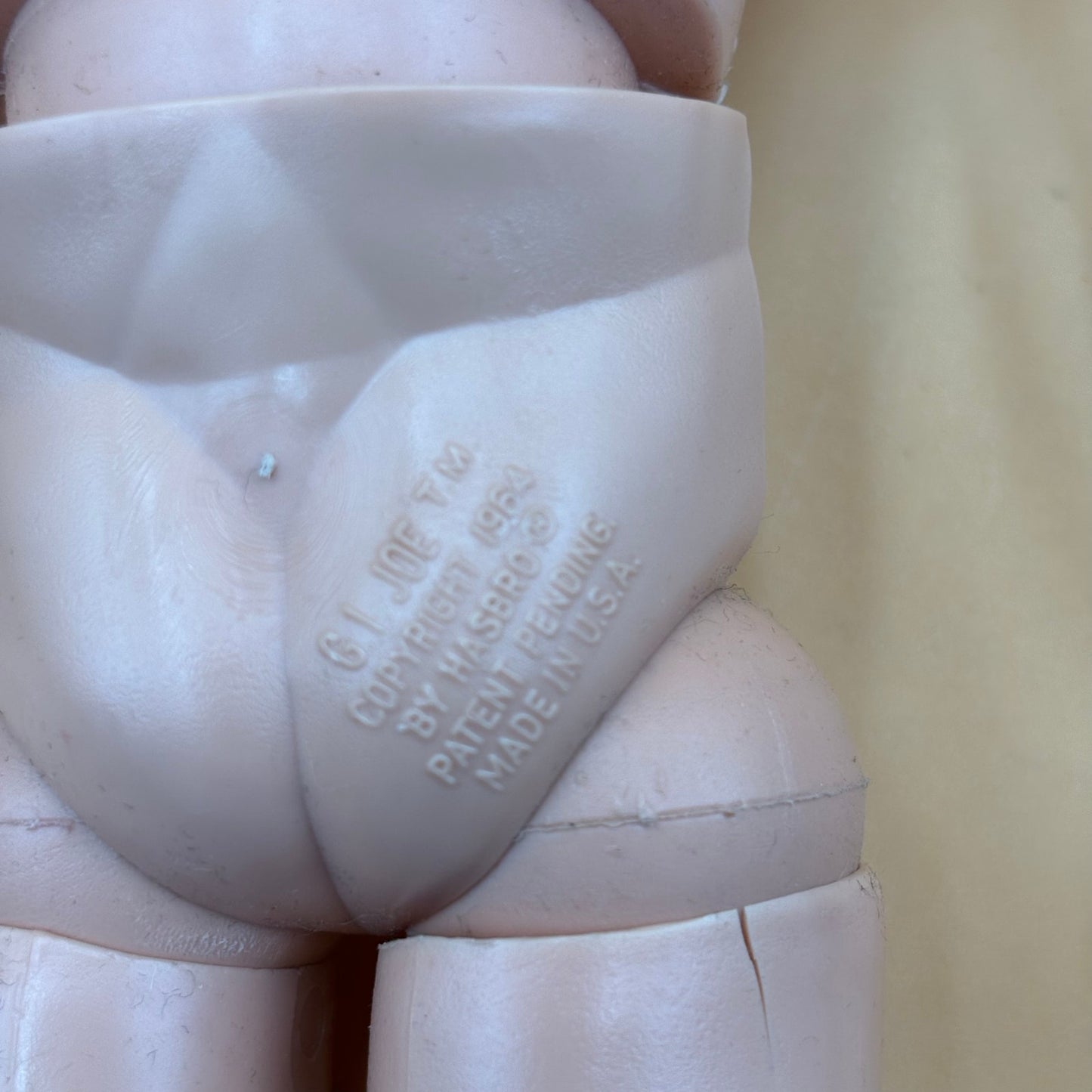 1964 Hasbro G.I. Joe Blonde “Scarface” Figure Outfits & Accessories – Original Vintage