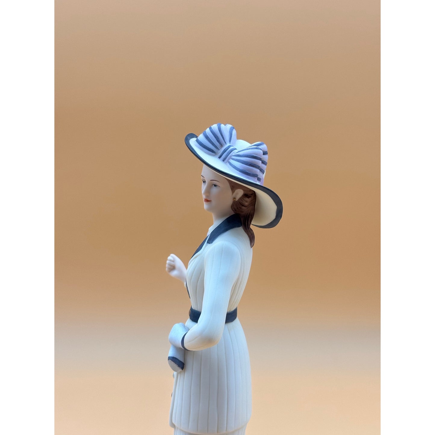 Home Interiors “Bon Voyage” Statue – 2002 Figurine