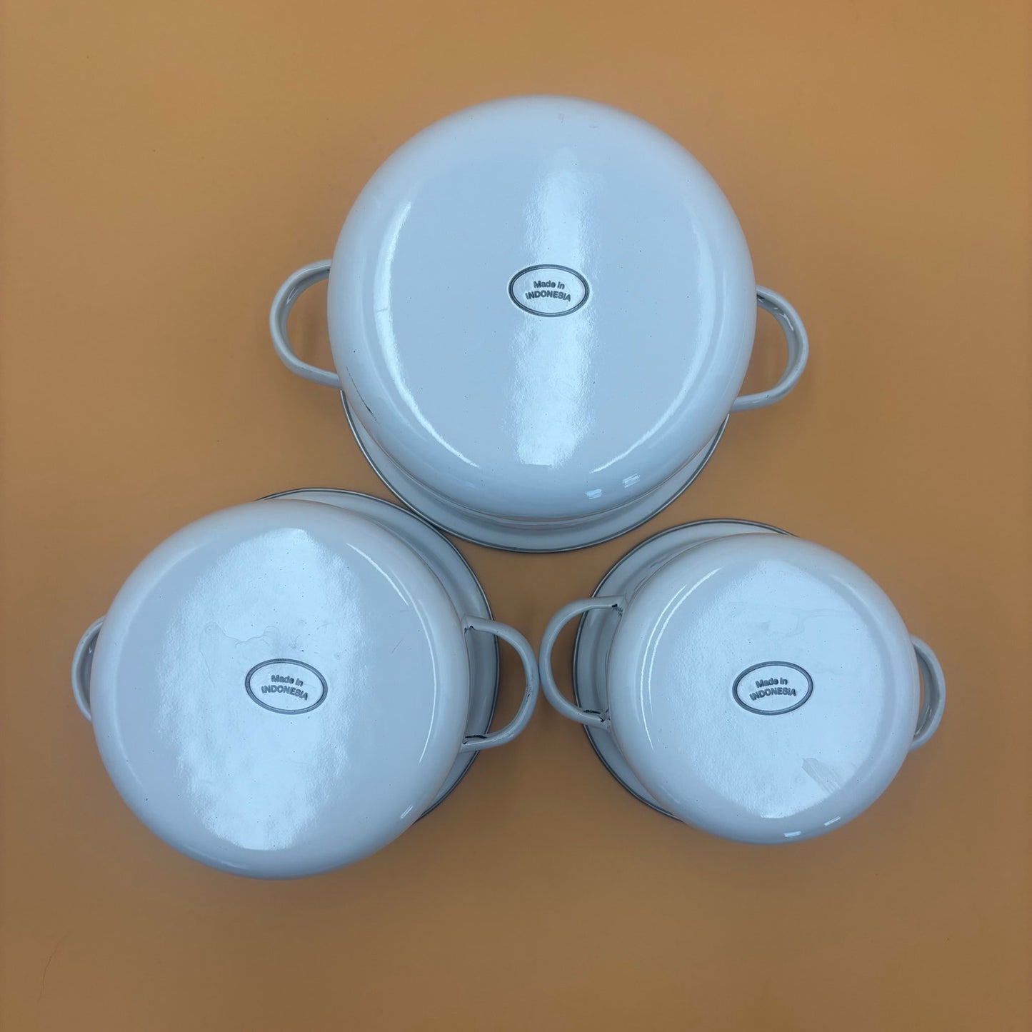 Set of 3 Decorative Apple Enamel Pots – Made in Indonesia