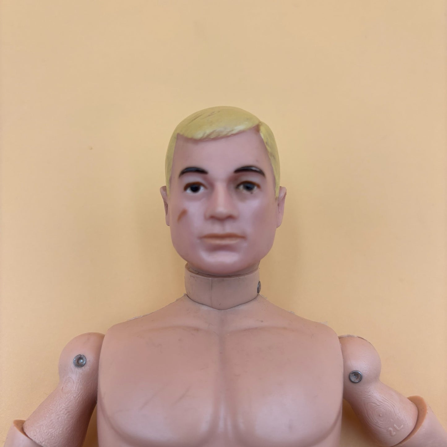 1964 Hasbro G.I. Joe Blonde “Scarface” Figure Outfits & Accessories – Original Vintage