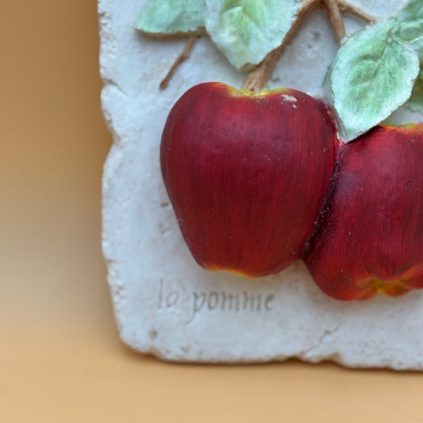1997 La Pomme Apple Wall Plaque by House Parts Inc – Hand Painted 3D Fruit Decor