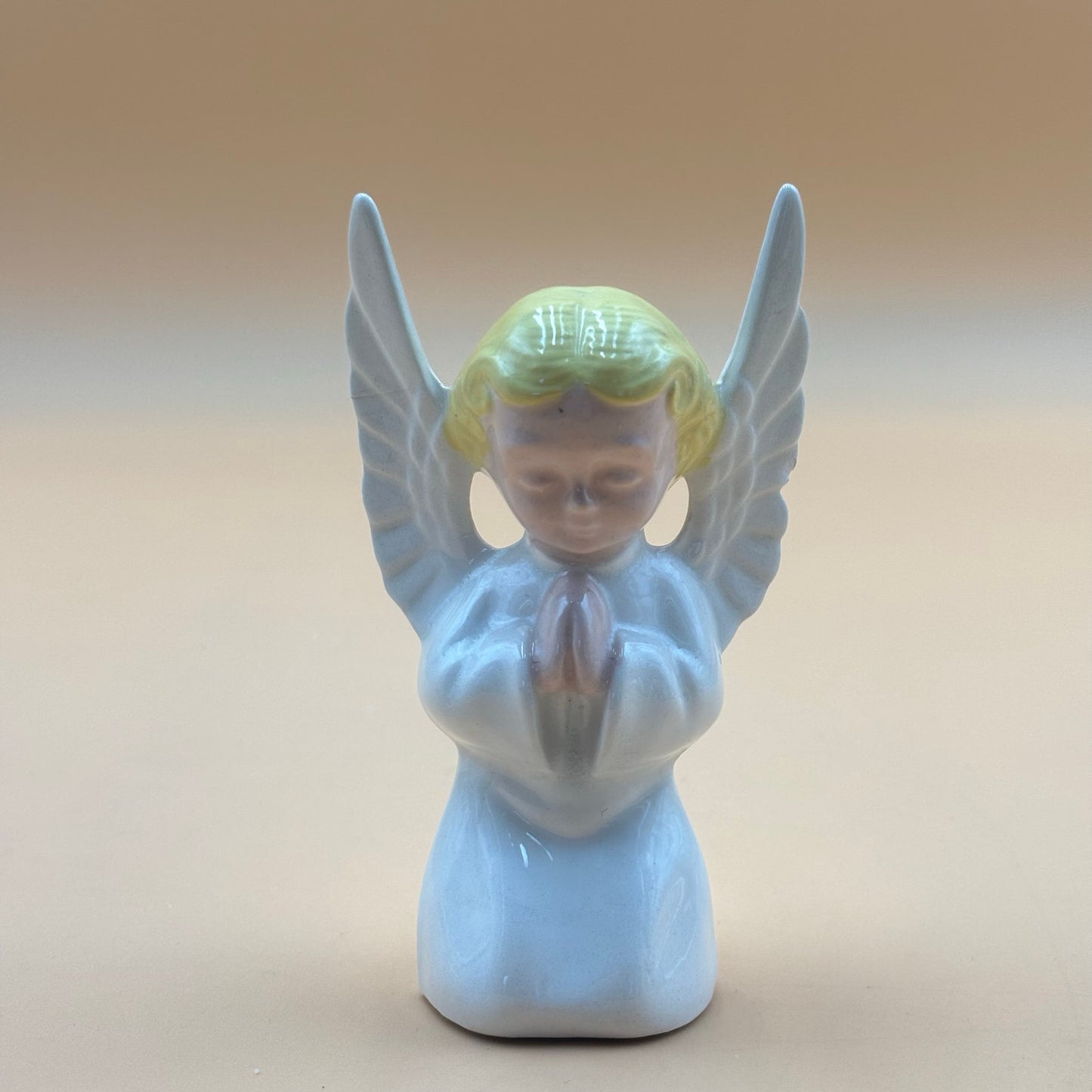 Pair of Vintage Holland Mold-Style White Ceramic Angels – Scroll & Prayer