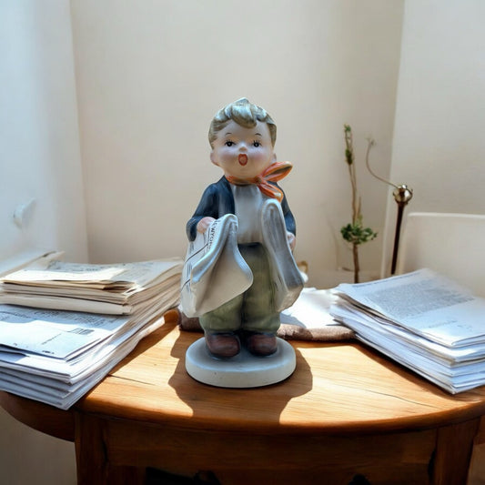 Napco “Newsboy” Porcelain Figurine – AH1B Japan 1950s