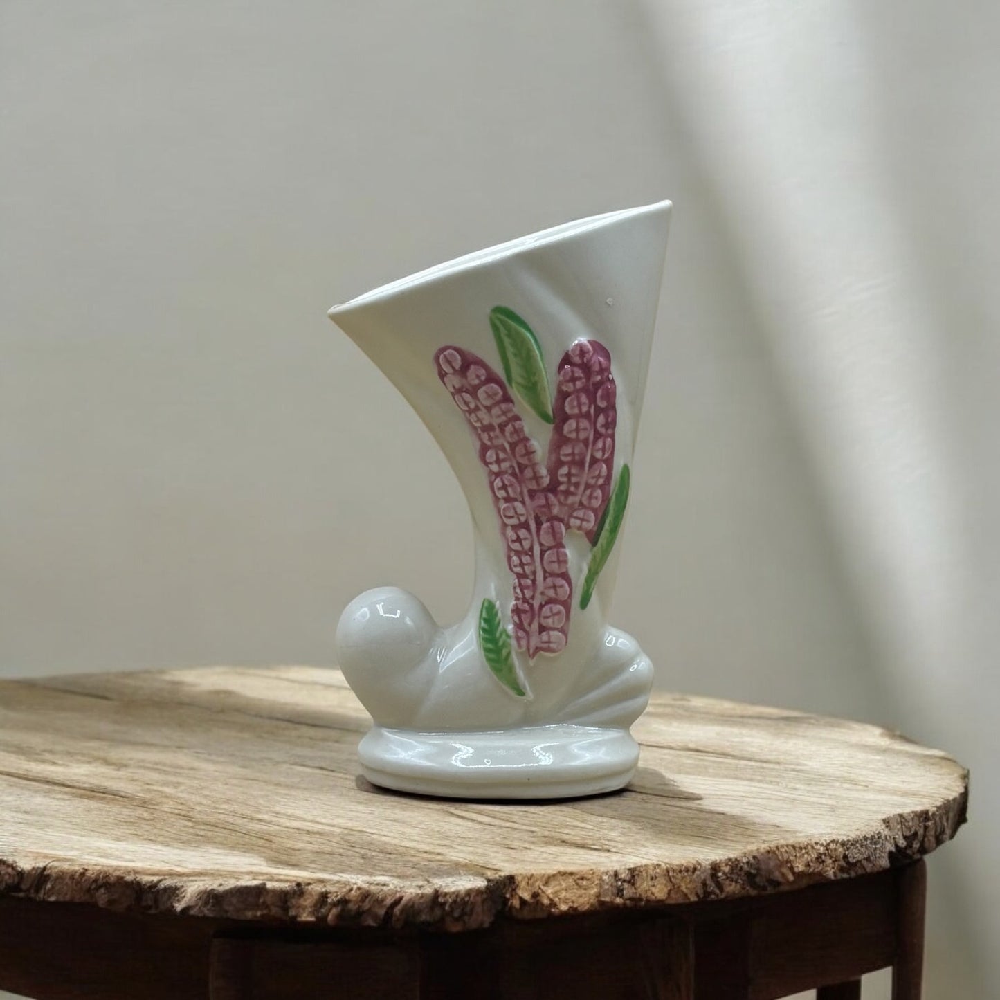 VTG Shawnee Pottery Cornucopia Bud Vase #1256 - Pink Floral USA