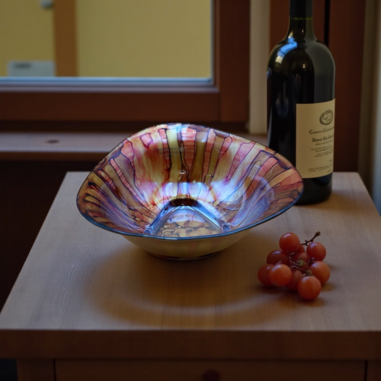 Il Quadrifoglio Hand Decorated Iridescent Art Glass Bowl (Italy)