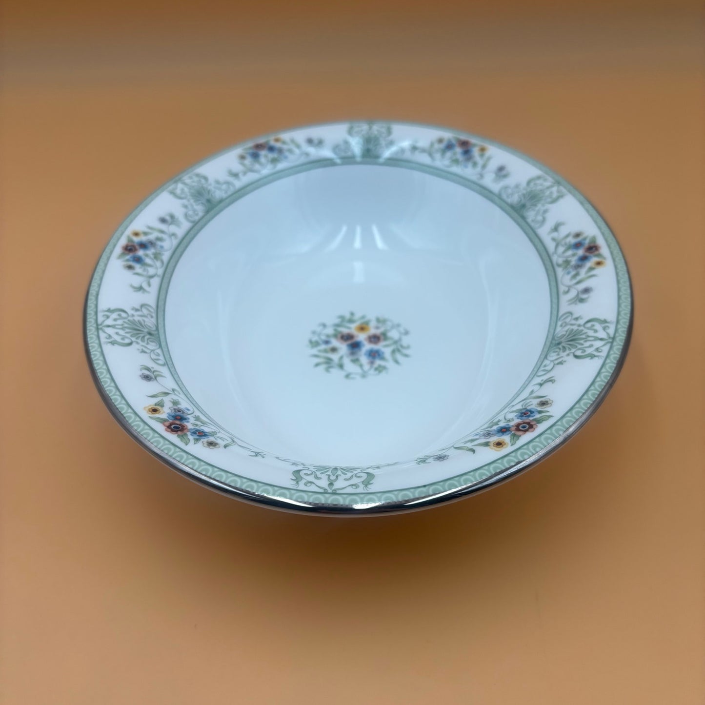 Wedgwood Agincourt R4471 Bone China Pasta/Serving Bowl – Silver-Tone Rim