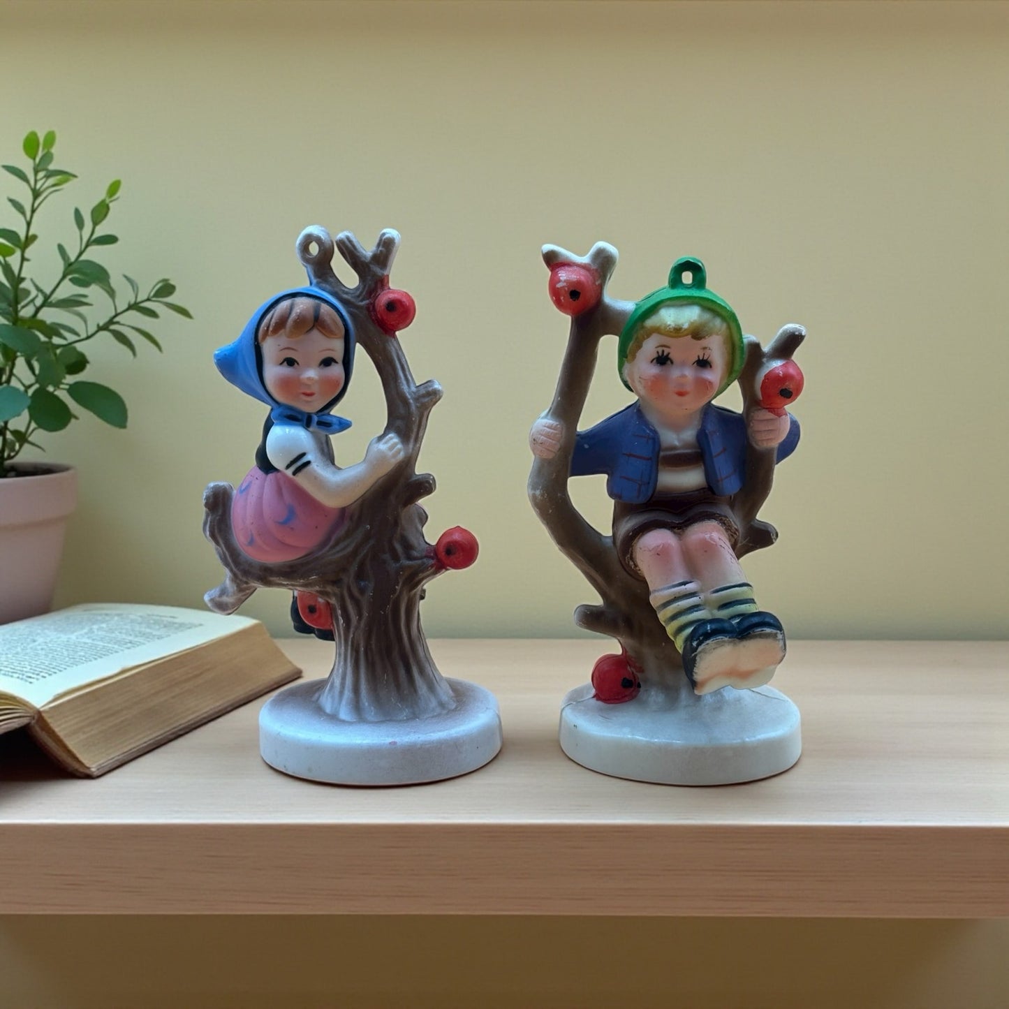 Vintage Hummel-Like Boy & Girl Figurines – Hard Plastic Set of 2