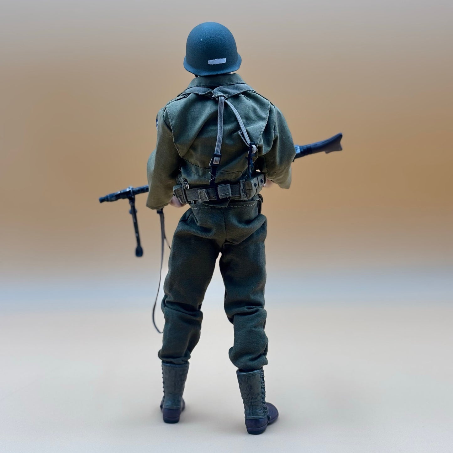 21st Century Toys Ultimate Soldiers WWII Figures with Machine Gun, Rifle & Extra Uniform