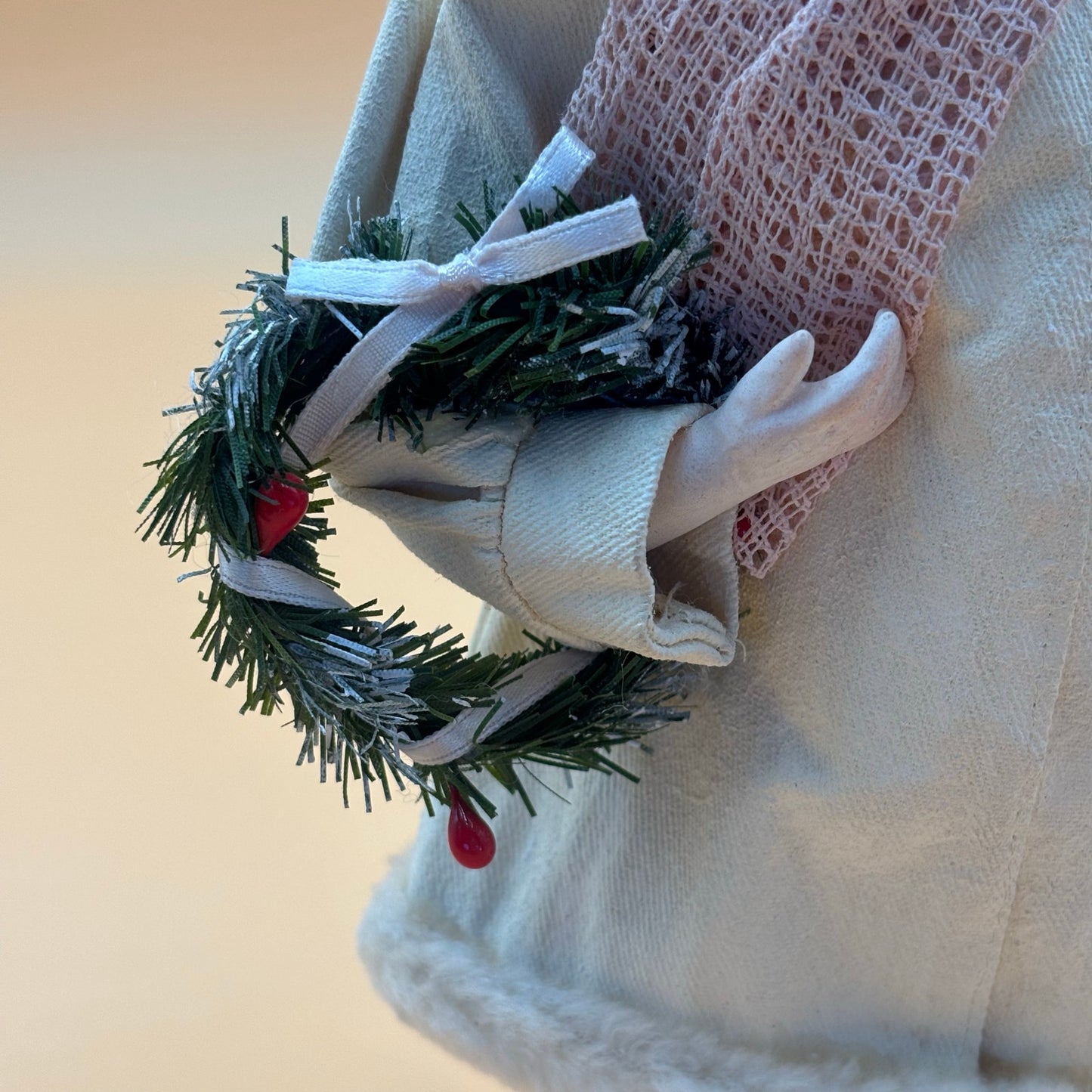 Russ Berrie Christmas Angel Figurine with Wreath – Made in the Philippines