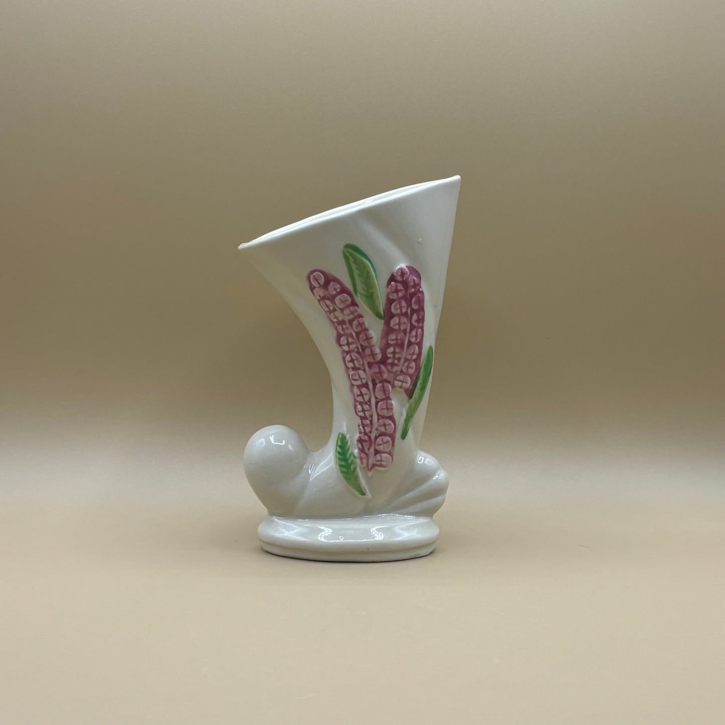 VTG Shawnee Pottery Cornucopia Bud Vase #1256 - Pink Floral USA