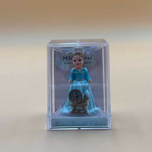 Hallmark Madame Alexander Sleeping Beauty Miniature Figurine  1997 2001 Release