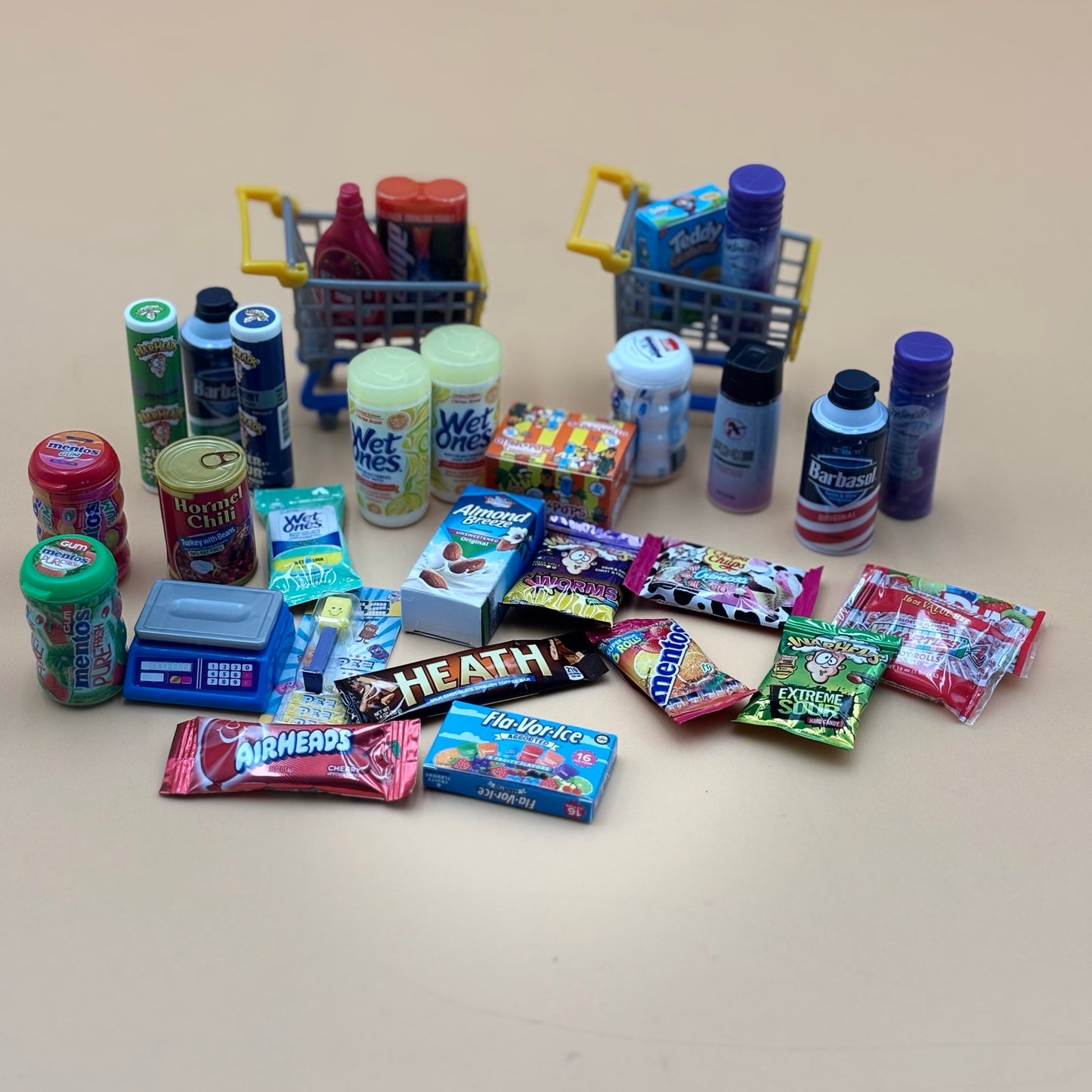 Mini Brand Grocery Store Lot – 30-Piece Set with 2 Shopping Carts