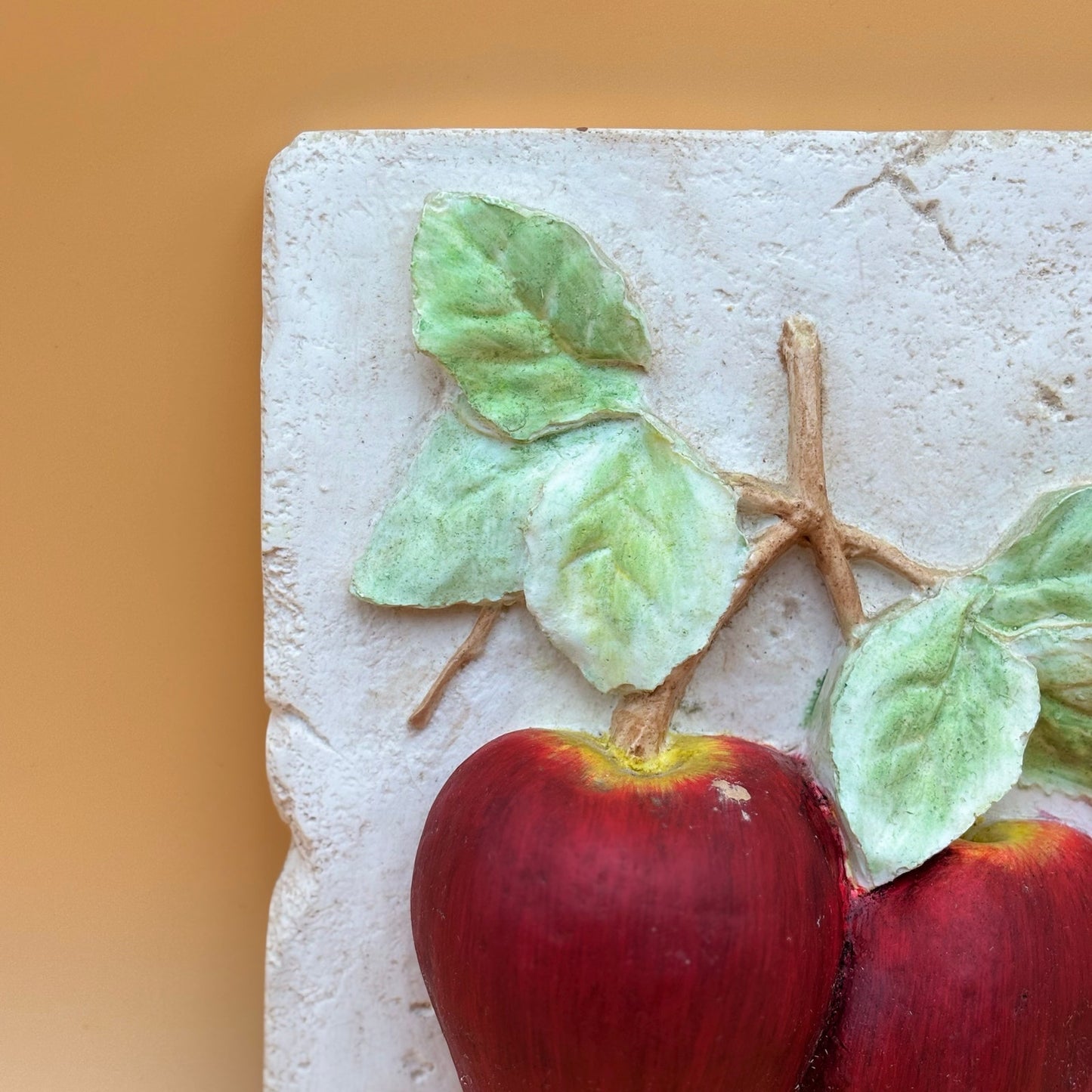 1997 La Pomme Apple Wall Plaque by House Parts Inc – Hand Painted 3D Fruit Decor