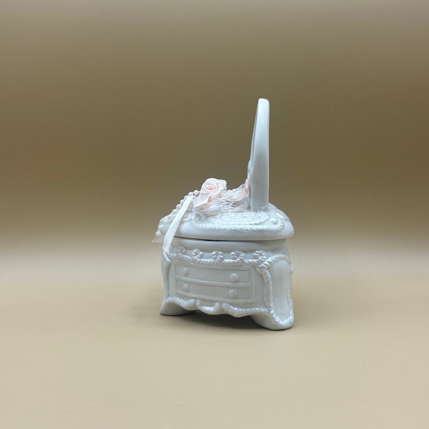 VTG White Ceramic Heart High Heel Trinket Box with Mirror