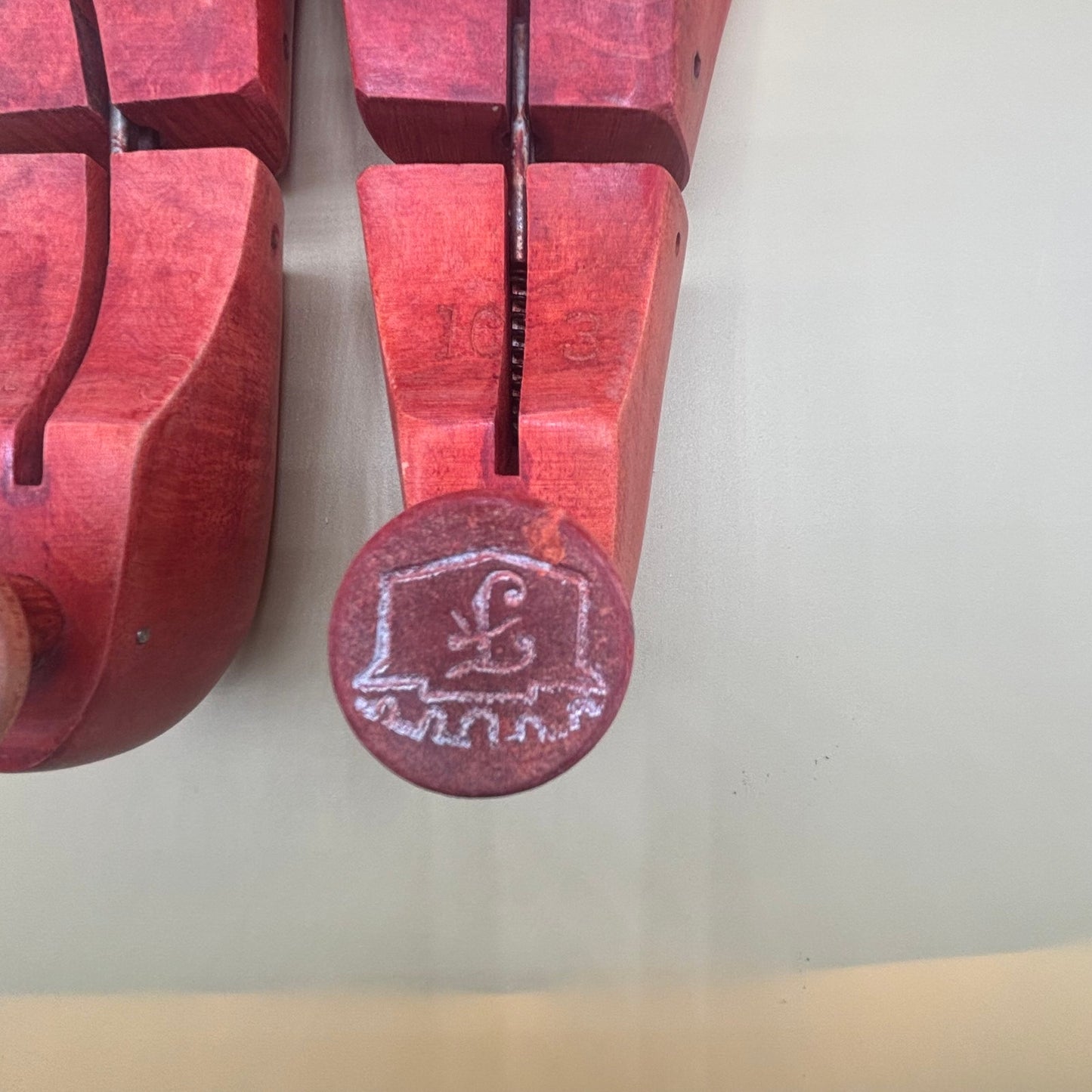 VTG Florsheim Solid Wood Shoe Tree Red Vented Size 10 3 - F Crown Logo