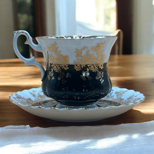Royal Albert Bone China Teacup & Saucer – Regal Series (England)