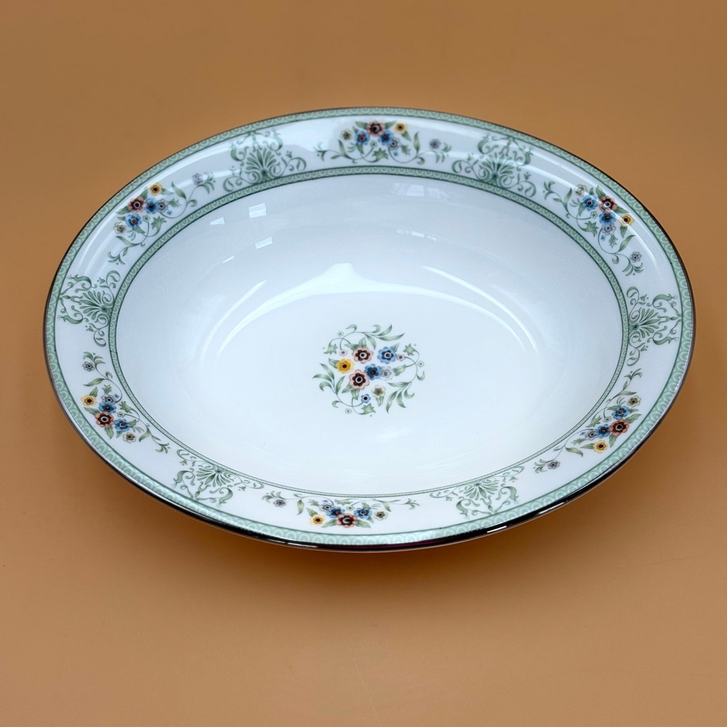 Wedgwood Agincourt R4471 Bone China Pasta/Serving Bowl – Silver-Tone Rim