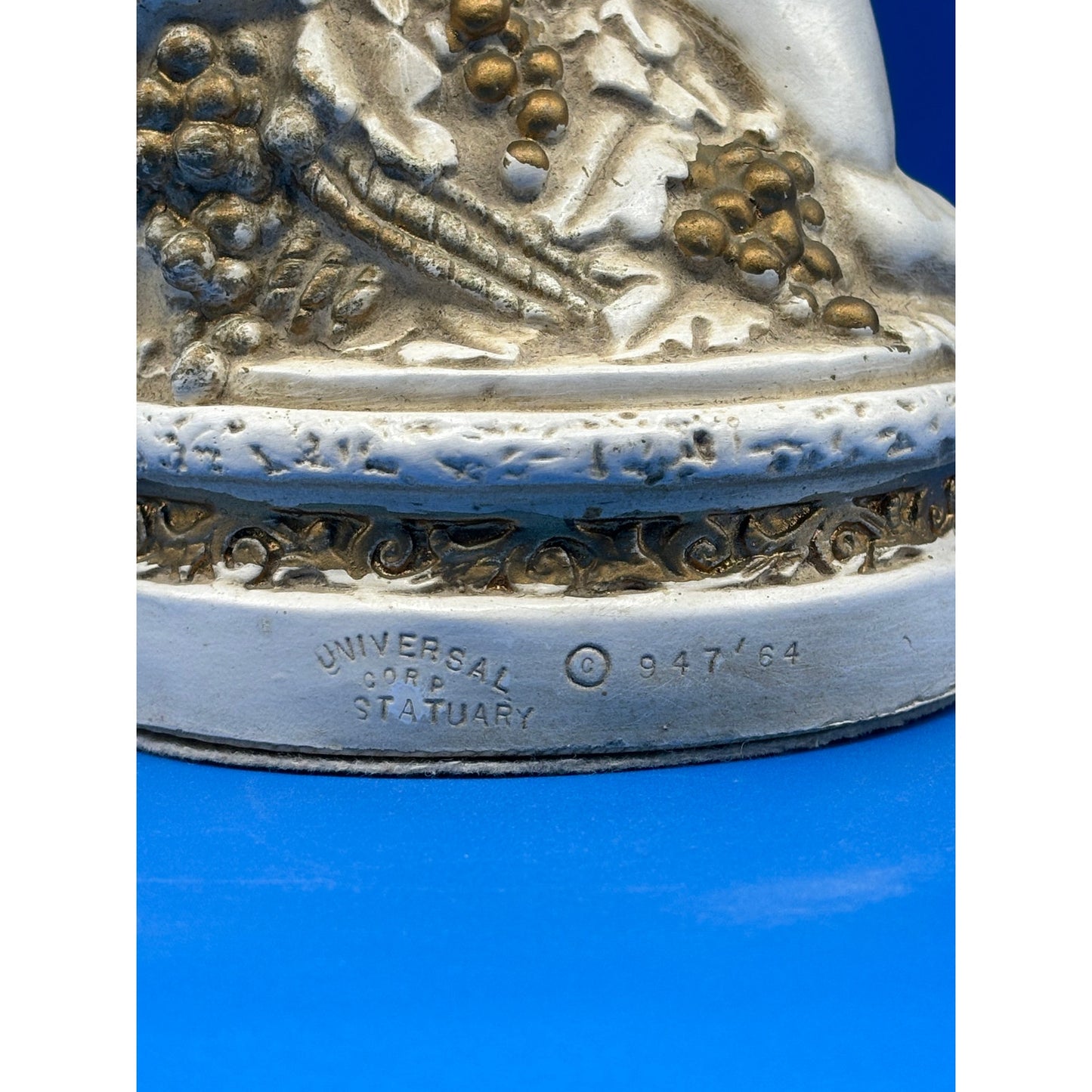 VTG Chalkware Angel Cherub with Cornucopia Garden Statue - Ivory & Gold Accent