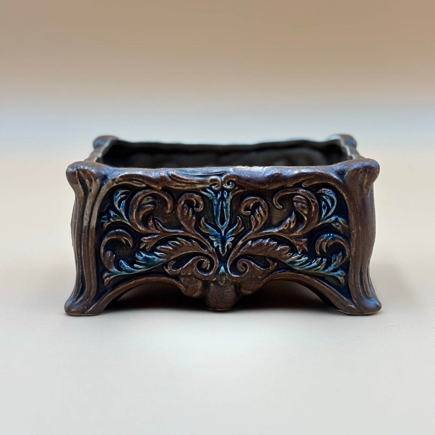 Vintage Supreme Imports Japan Ceramic Planter – Brown & Bluish Gray Relief