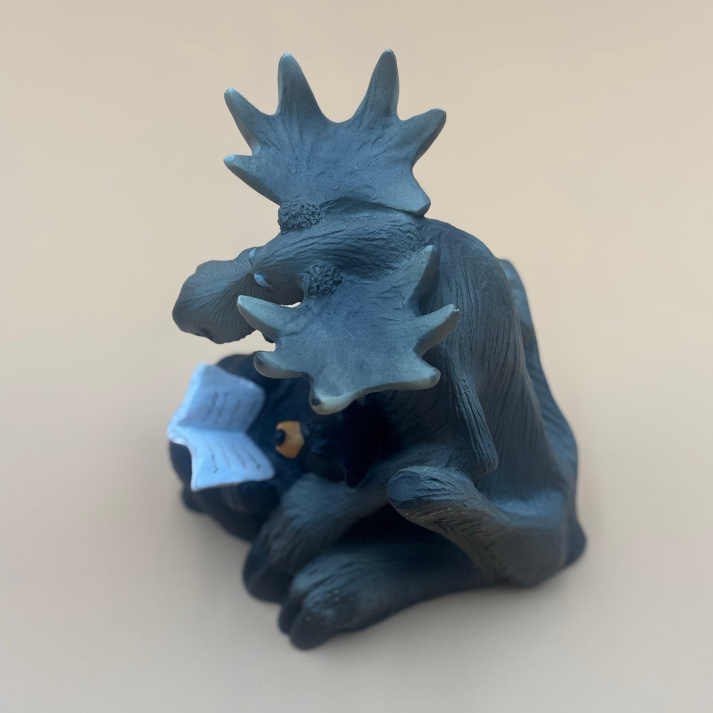 Big Sky Carvers Bearfoots “Mooses” Figurine – 2000 Reading Moose and Bear