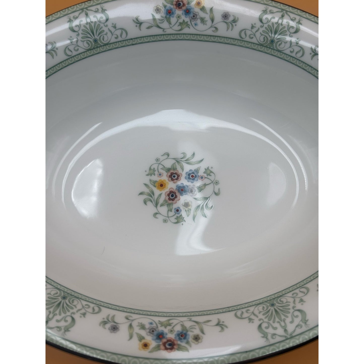 Wedgwood Agincourt R4471 Bone China Pasta/Serving Bowl – Silver-Tone Rim
