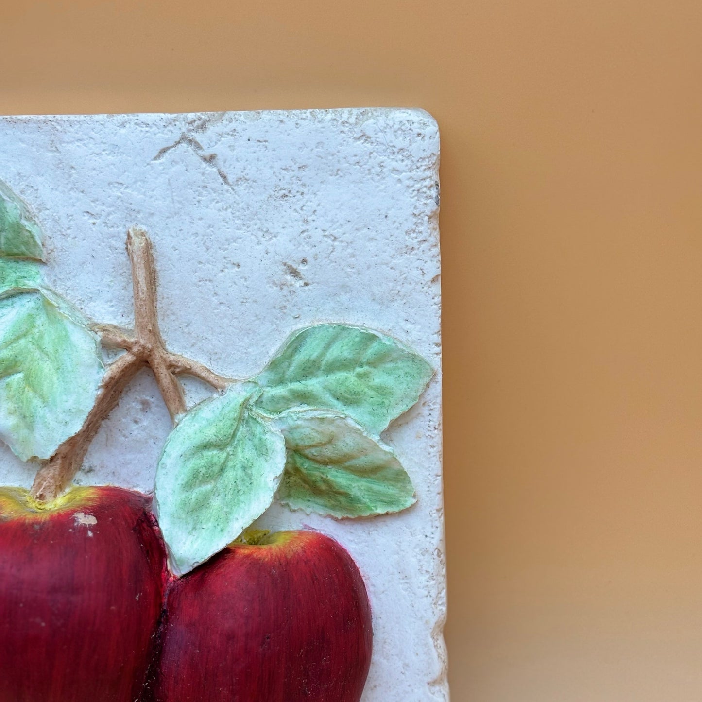 1997 La Pomme Apple Wall Plaque by House Parts Inc – Hand Painted 3D Fruit Decor