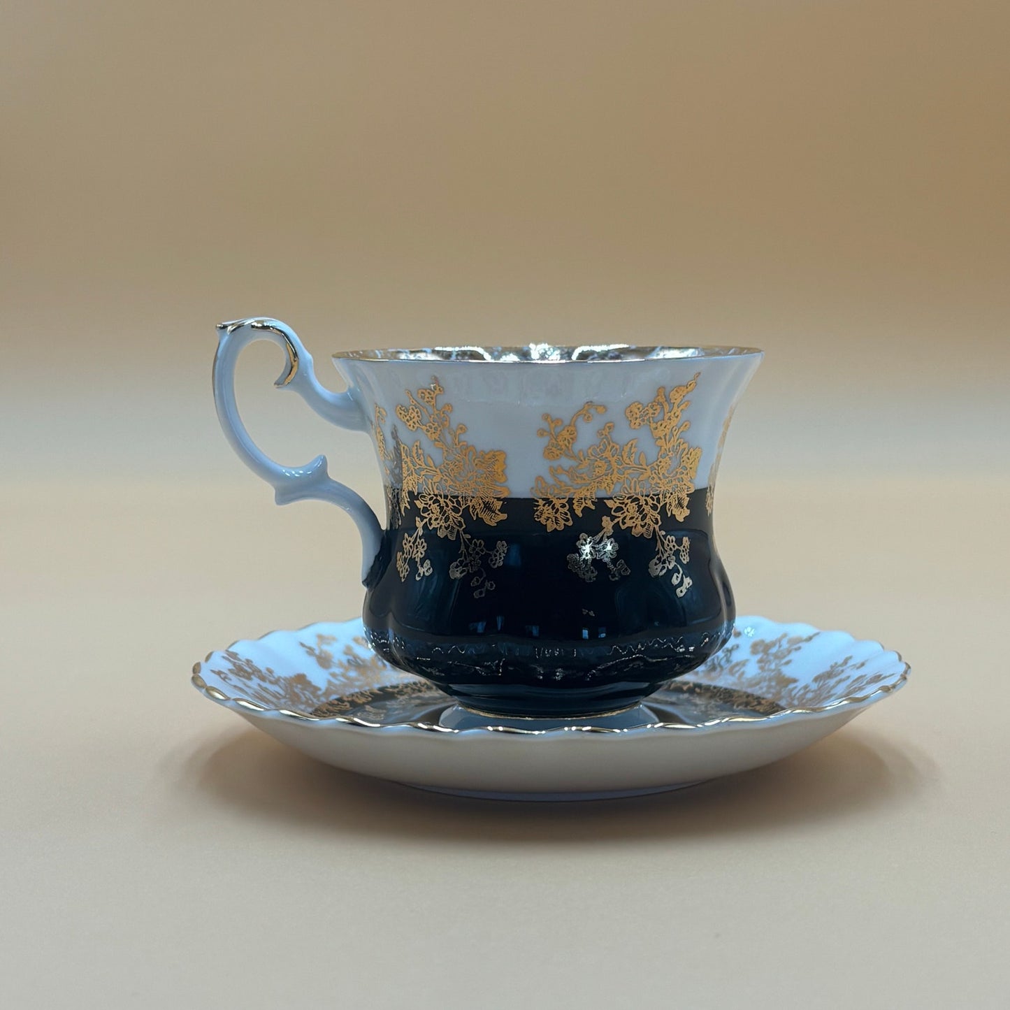 Royal Albert Bone China Teacup & Saucer – Regal Series (England)