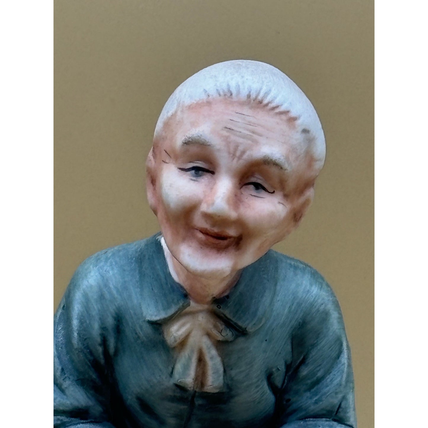 Vintage Napcoware Hand-Painted Laundress Figurine (C-5462)