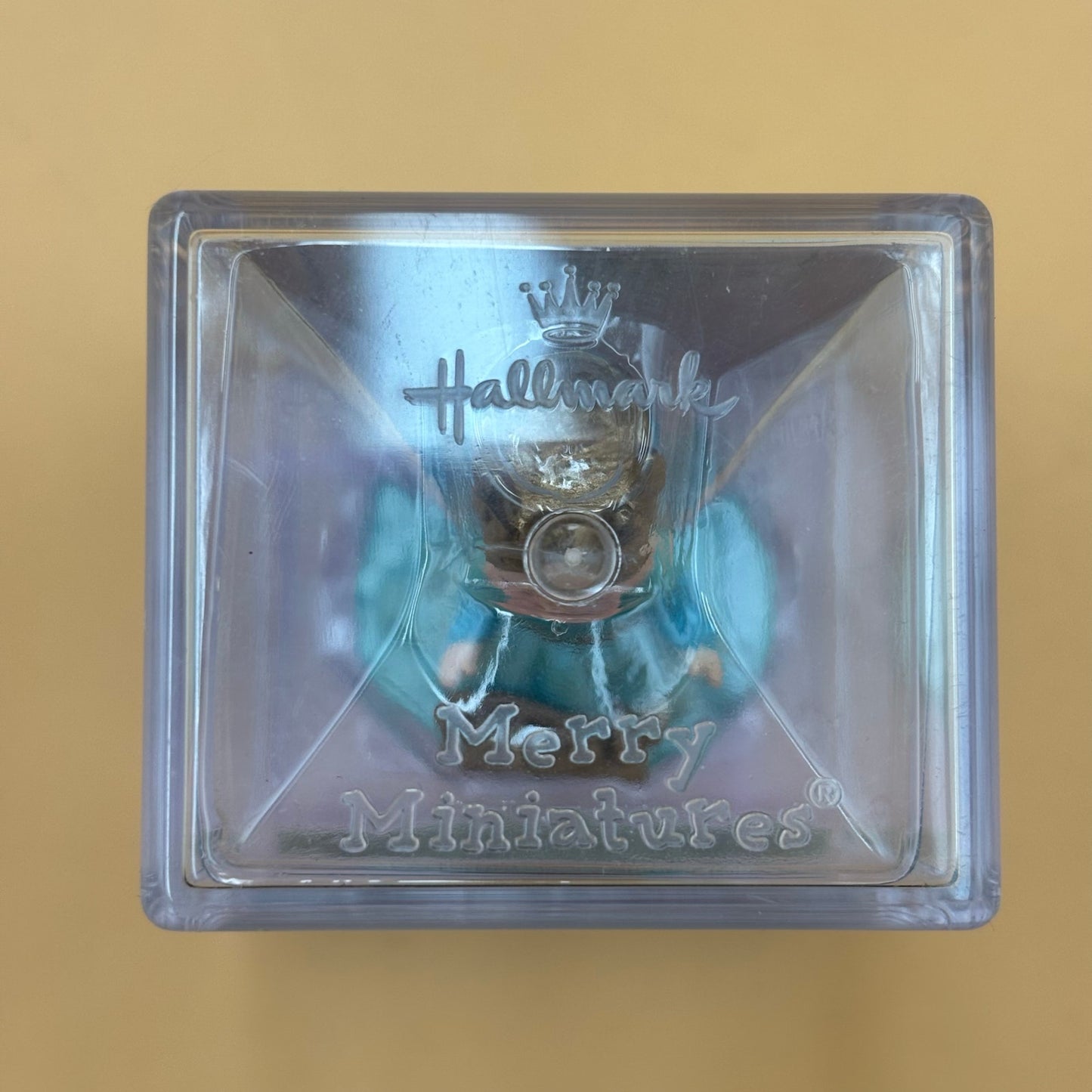 Hallmark Madame Alexander Sleeping Beauty Miniature Figurine  1997 2001 Release