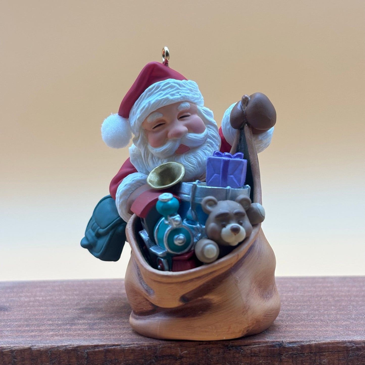 1996 Hallmark Keepsake Ornament Santa’s Magic Sack with Box Clips to Light
