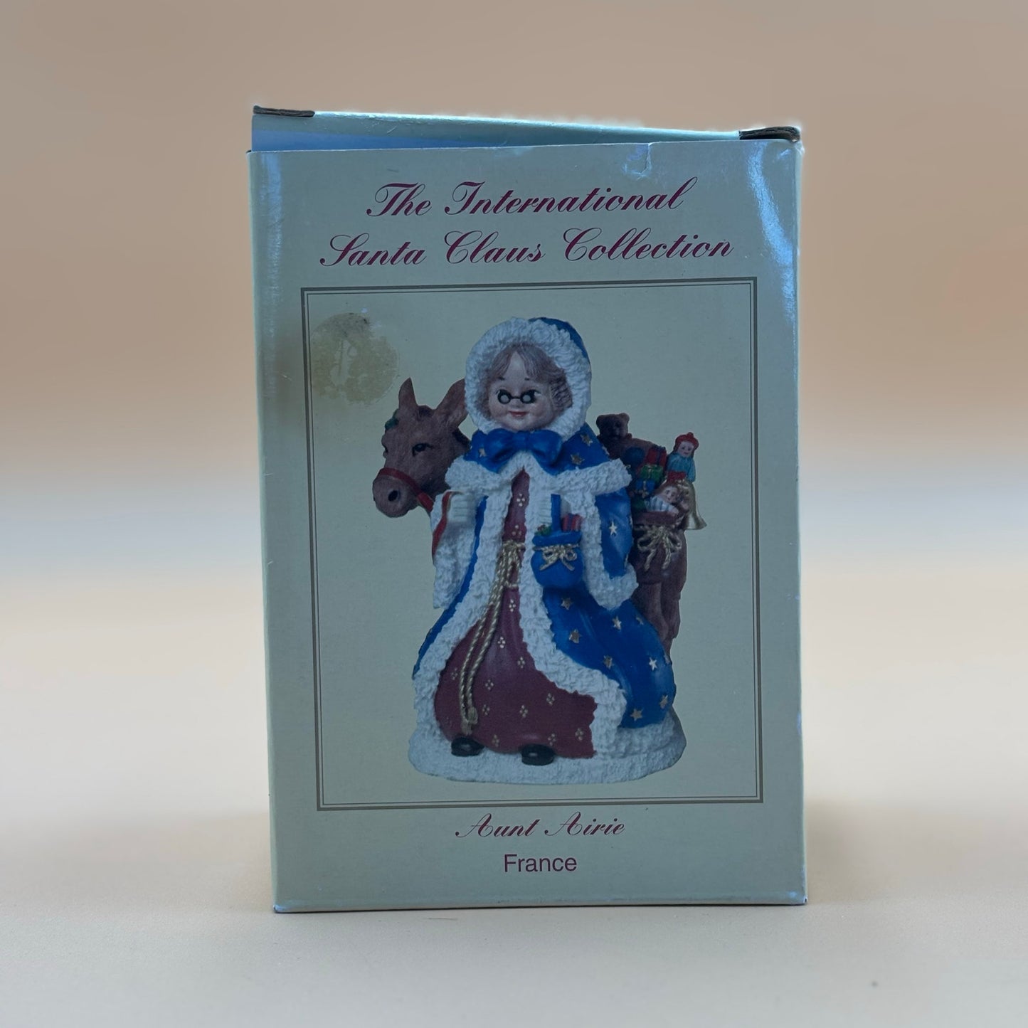 Aunt Airie (France) – International Santa Claus Collection Figurine