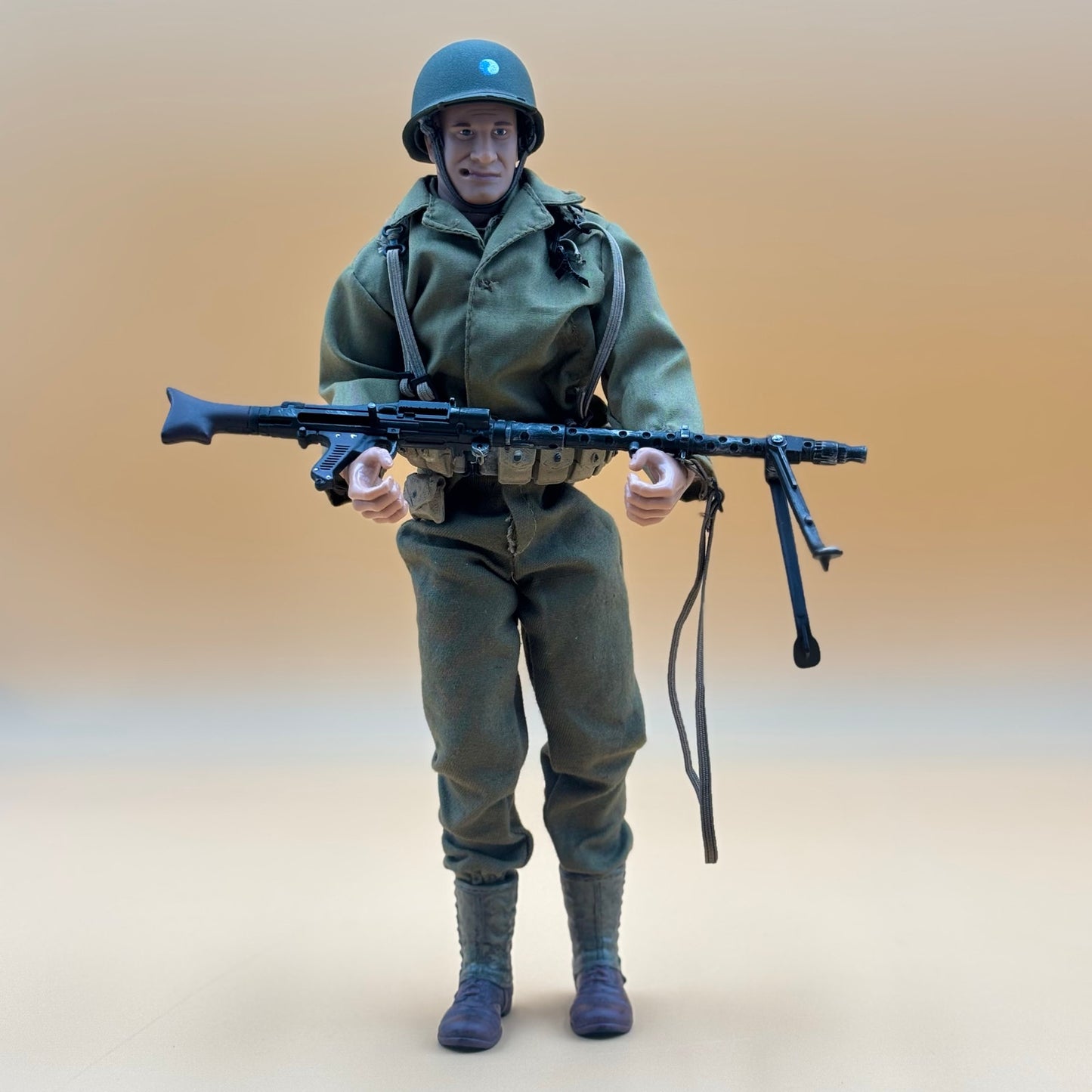 21st Century Toys Ultimate Soldiers WWII Figures with Machine Gun, Rifle & Extra Uniform
