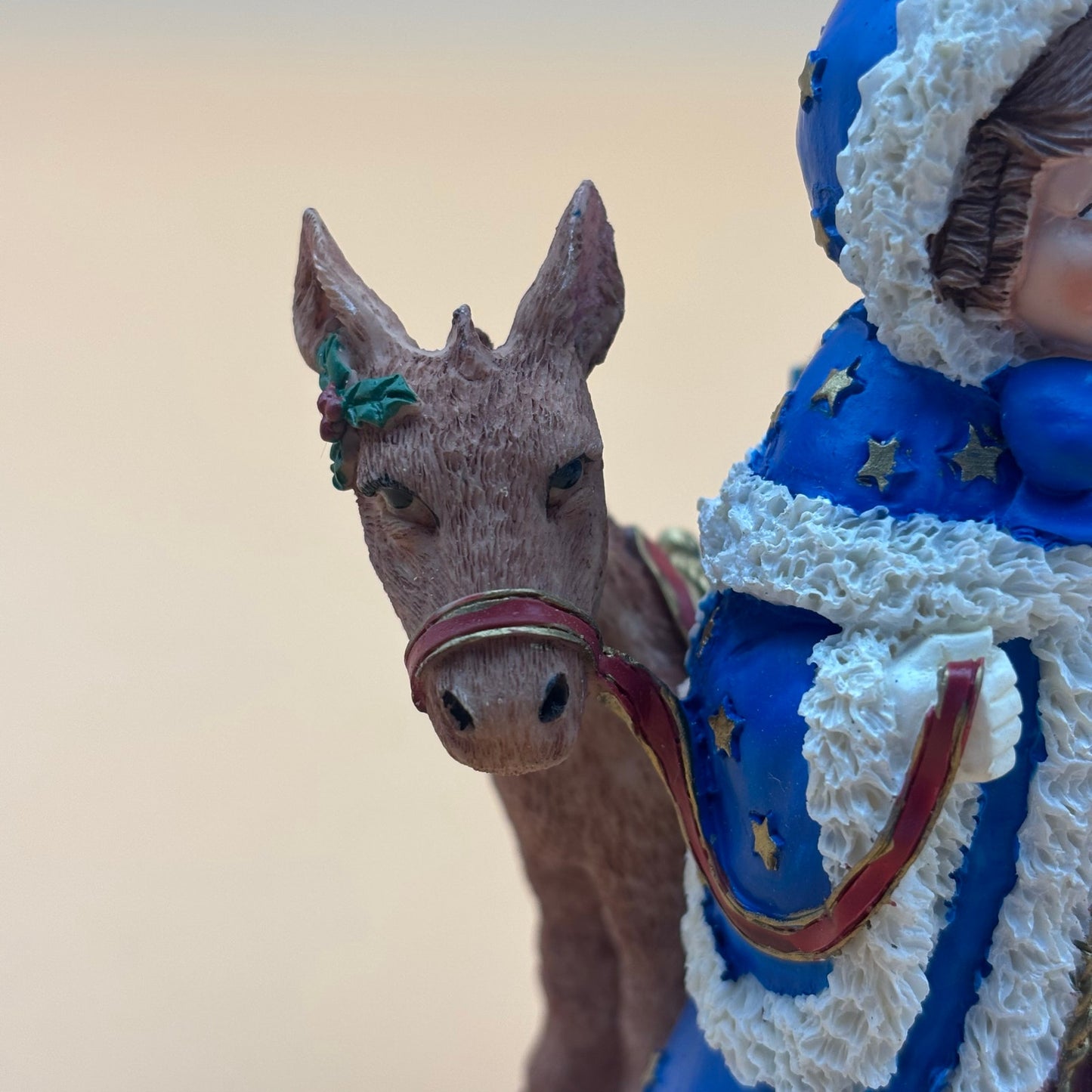 Aunt Airie (France) – International Santa Claus Collection Figurine