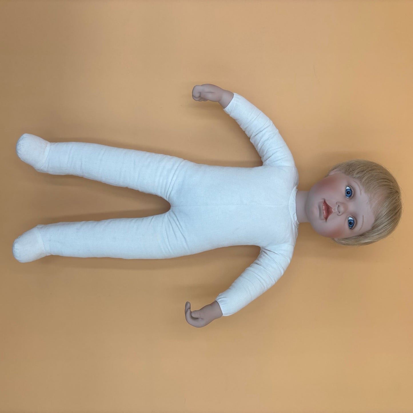 Ashton Drake Galleries "It's Time for Bed Pooh" Porcelain Doll #7582FF