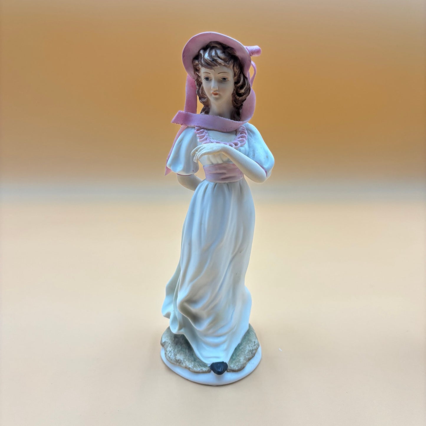 Victorian Couple Lefton China KW387 Limited Edition Figurines – Pair