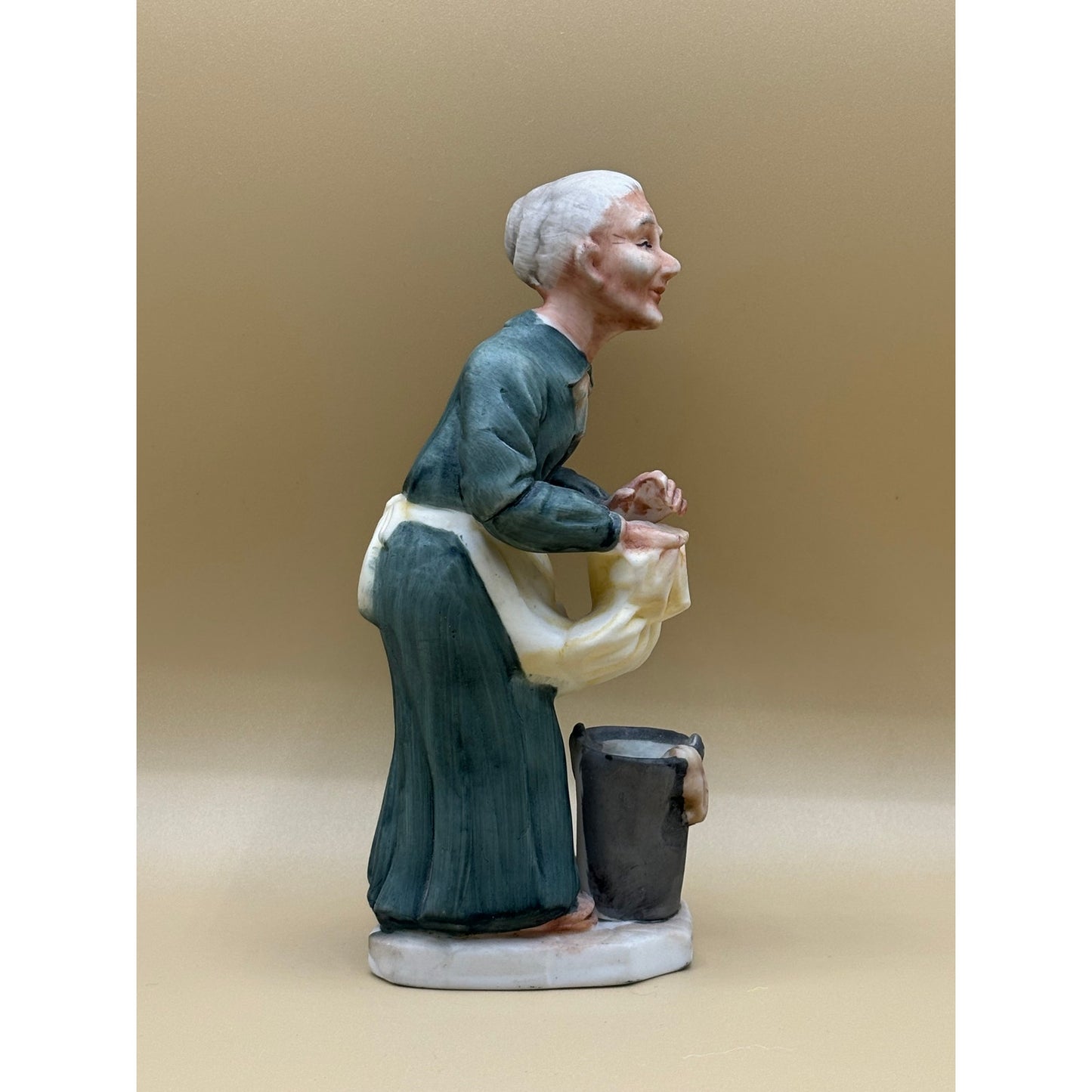 Vintage Napcoware Hand-Painted Laundress Figurine (C-5462)
