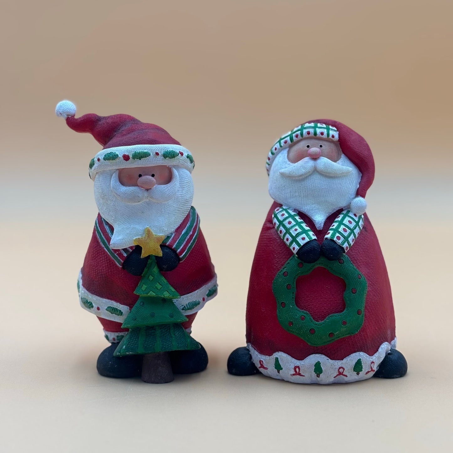 Pair of Santa Claus Resin Figurines – Festive Christmas Decor